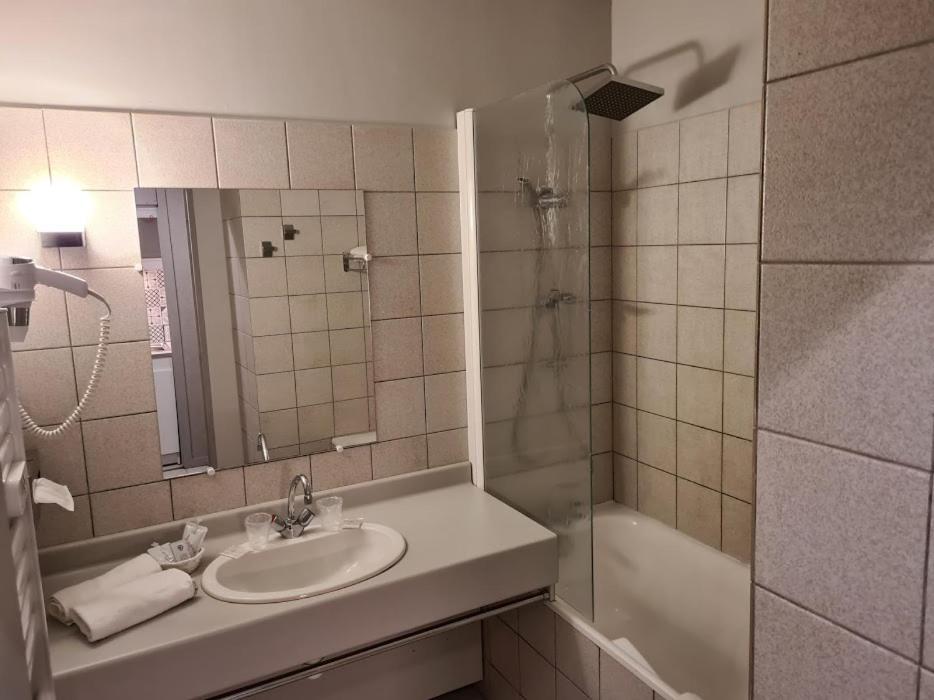 Garabit Hotel 앙글라즈드상플로어 외부 사진